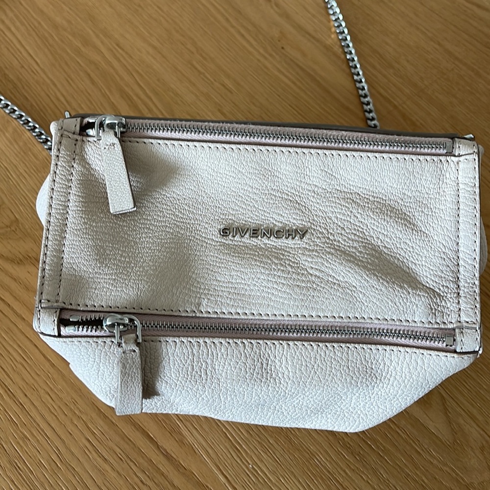 Givenchy White Leather Chain Shoulder Bag - Picture 2 of 5